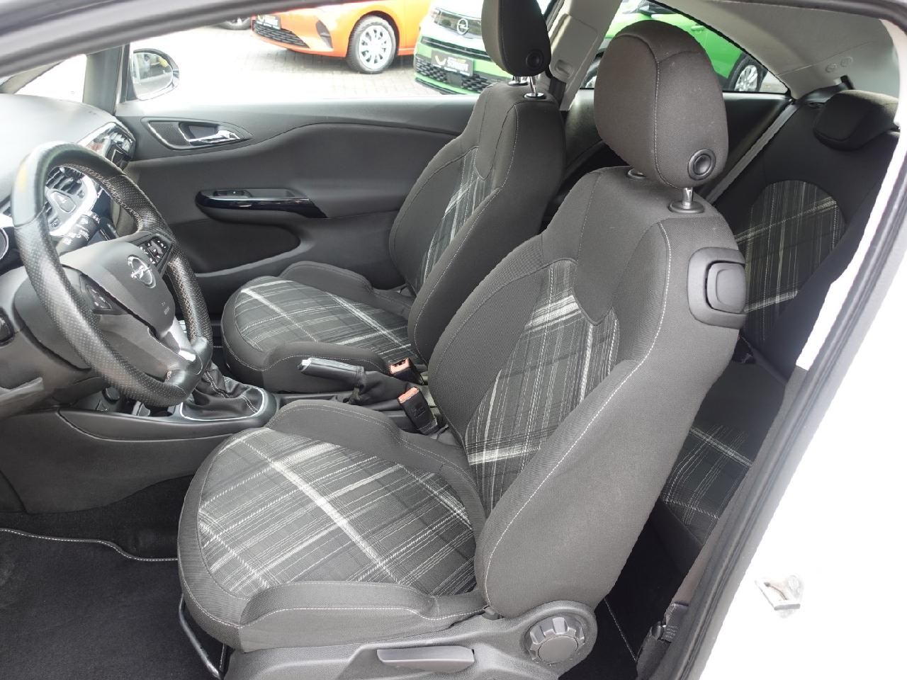 Fahrzeugabbildung Opel Corsa E 1,4 Color Edition