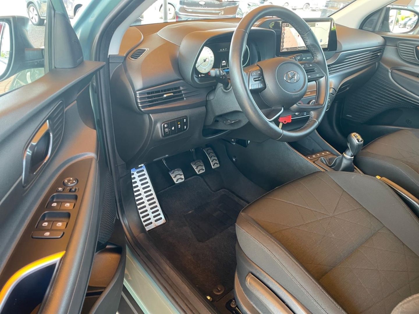 Fahrzeugabbildung Hyundai BAYON 1.0T 2WD Trend Navipaket Kamera Allwetter