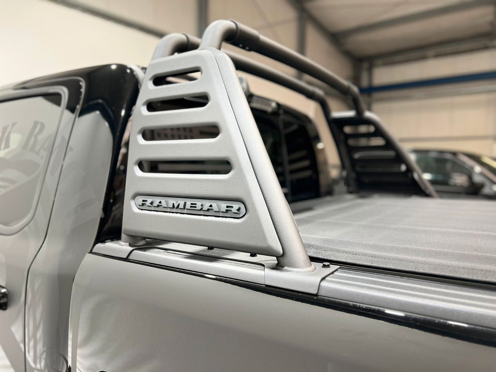 Fahrzeugabbildung Dodge RAM 1500 Rebel Night Premium 3.0L MY25 RTR Umbau