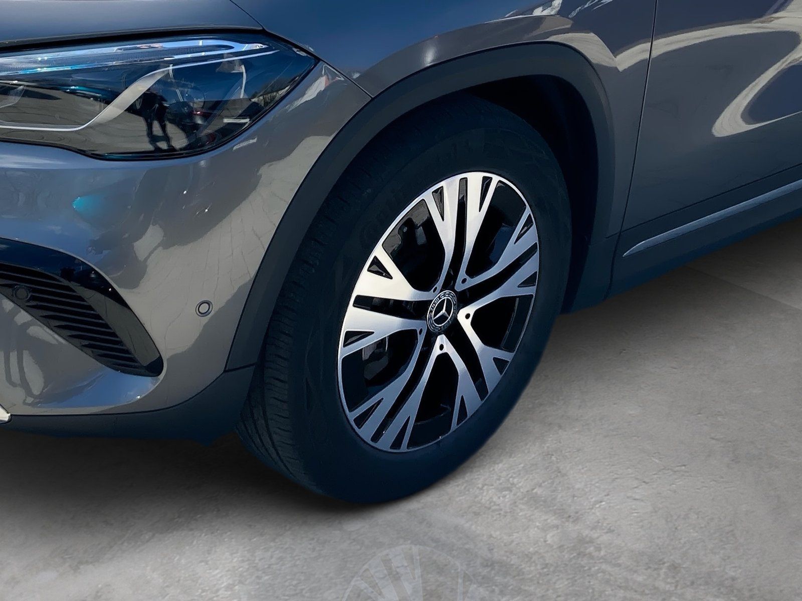 Fahrzeugabbildung Mercedes-Benz GLA 180 Progressive*AHK*Distro*Totwink*Multibeam