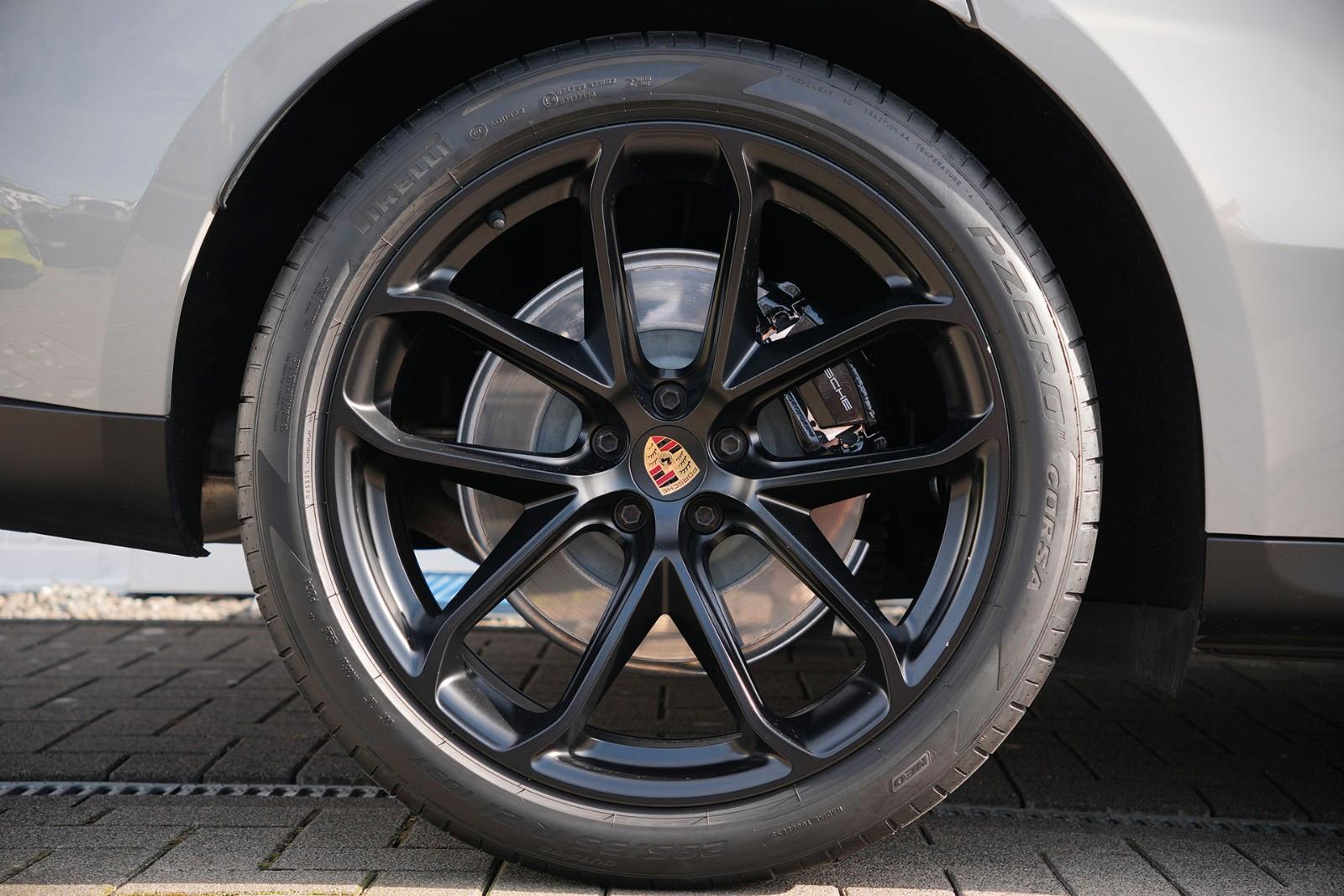 Porsche MACAN GTS MY24-ACC-PSCB-PANO-BOSE-CARBON-21"GT