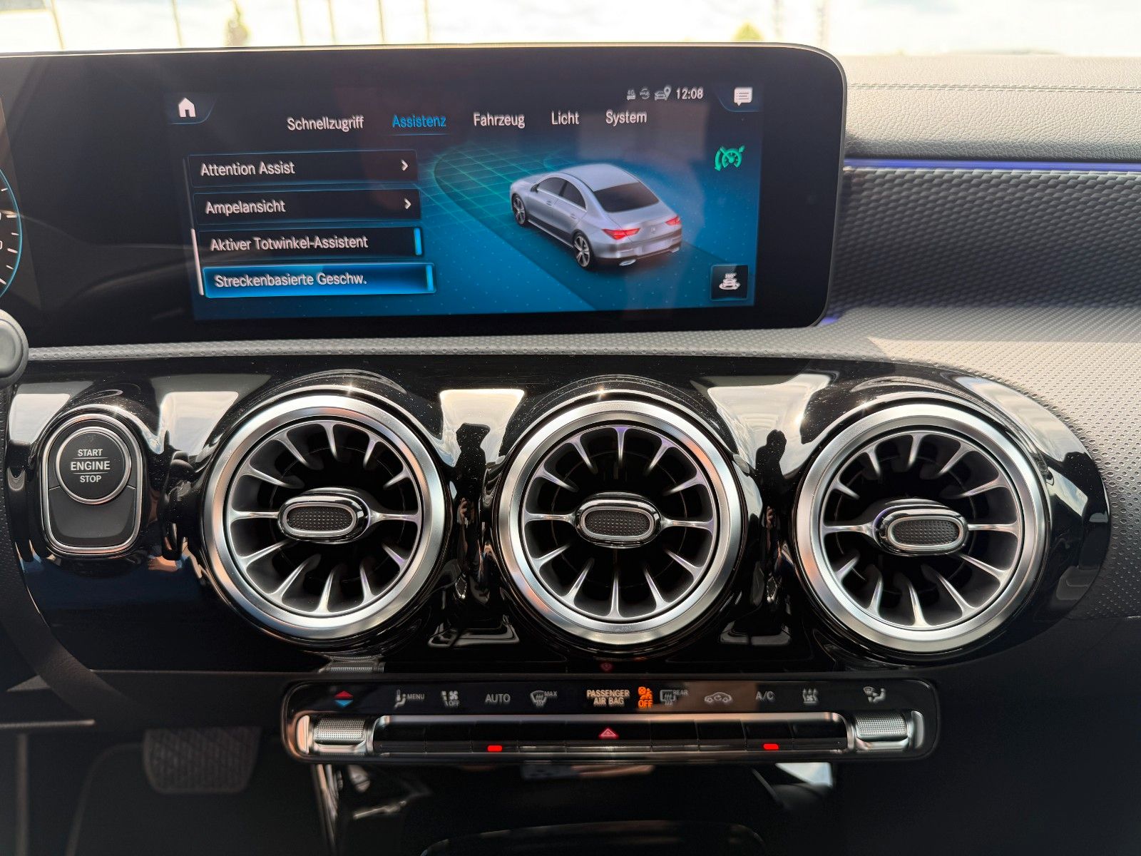 Fahrzeugabbildung Mercedes-Benz CLA 250 e Progressive Night+Distr+R-Kamera+Ambie