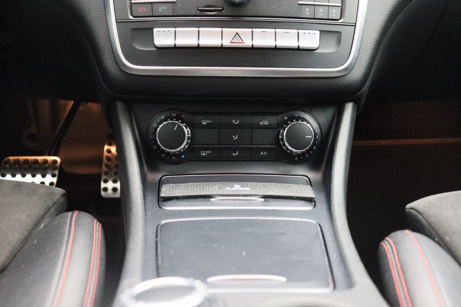 Fahrzeugabbildung Mercedes-Benz CLA 180 AMG-Line LED