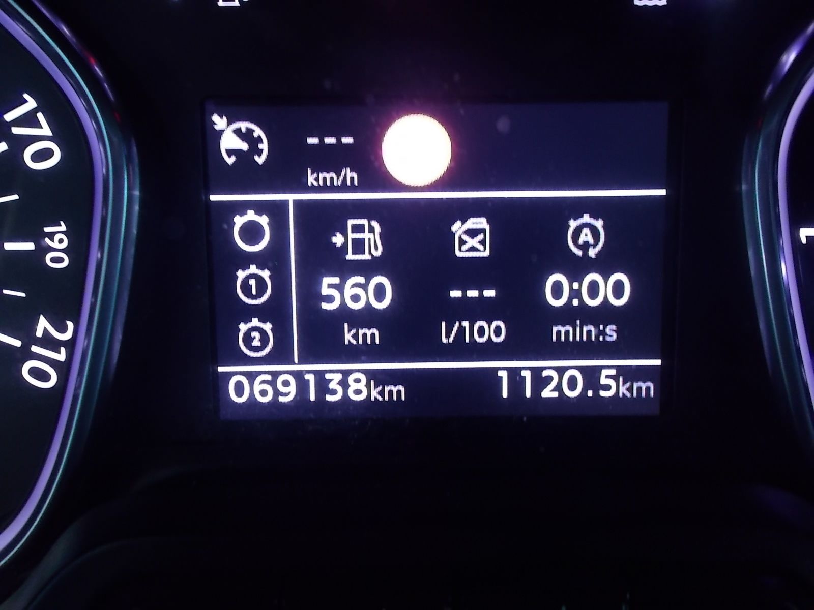 Fahrzeugabbildung Peugeot Traveller 2.0 BlueHDi 145 L2 Allure LEDER + PANO