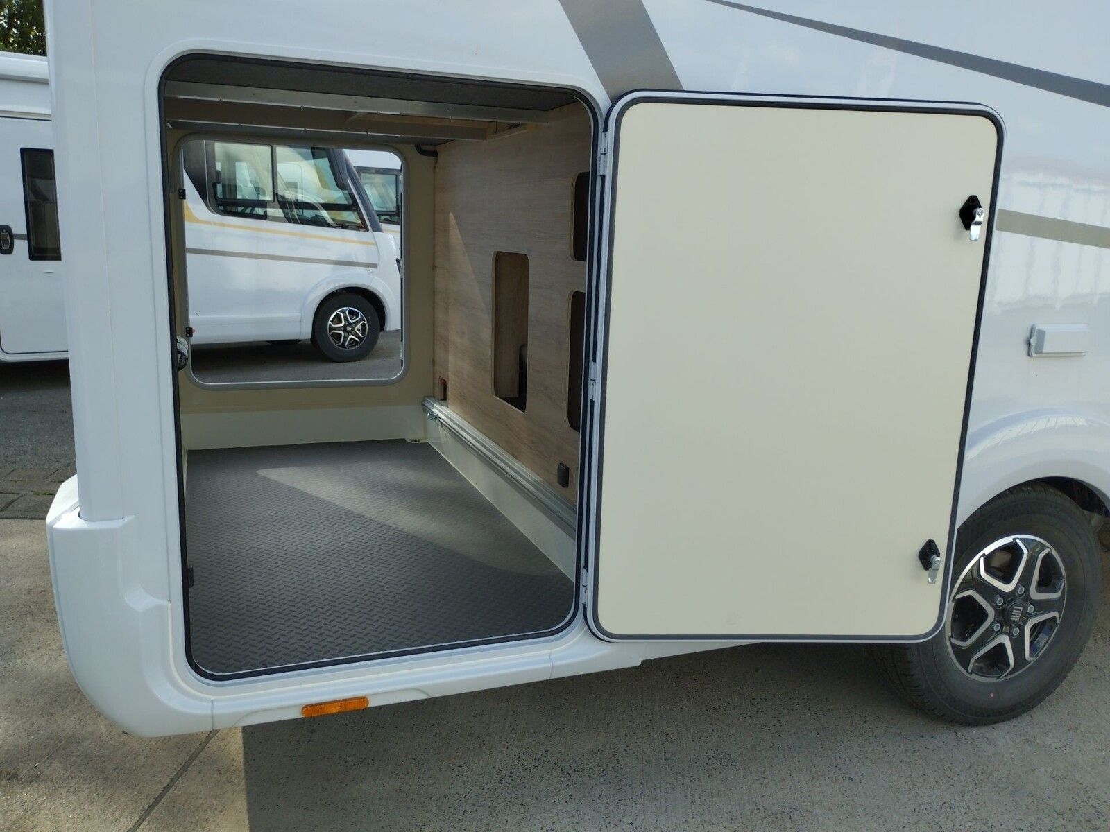 Fahrzeugabbildung Eura Mobil Profila RS PRS 720 EB RückfahrCAM, 180 PS Autom.
