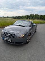 Audi TT Roadster 1.8T quattro in Nimbusgrau/Baseball - Audi aus 1999: Cabrio