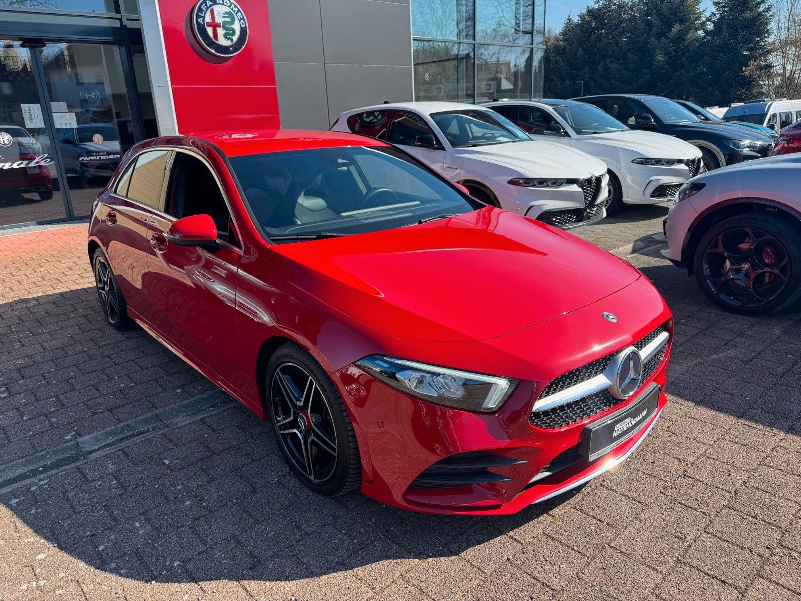 Fahrzeugabbildung Mercedes-Benz A200 AMG Line Navi Tempomat Sitzheizung Sport