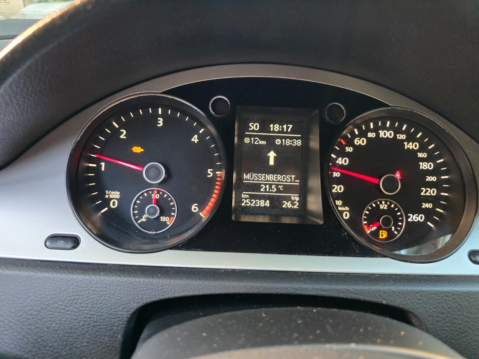 Volkswagen Passat 2009 — photo 18