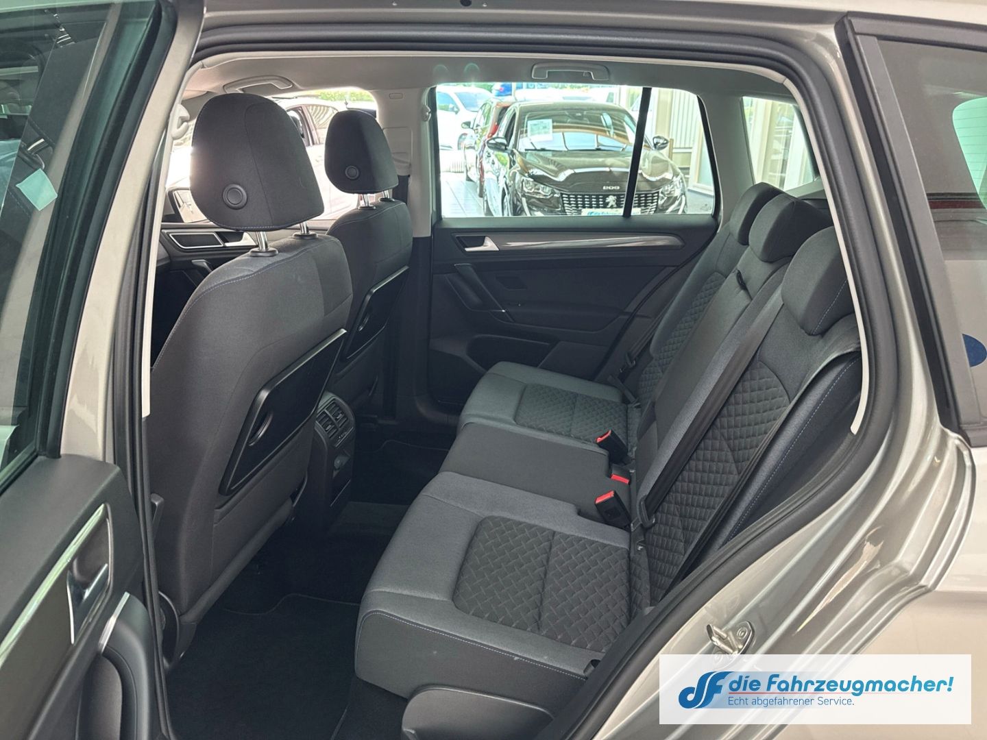Fahrzeugabbildung Volkswagen Golf Sportsvan VII Join StandHZG Navi Dyn. Kurve