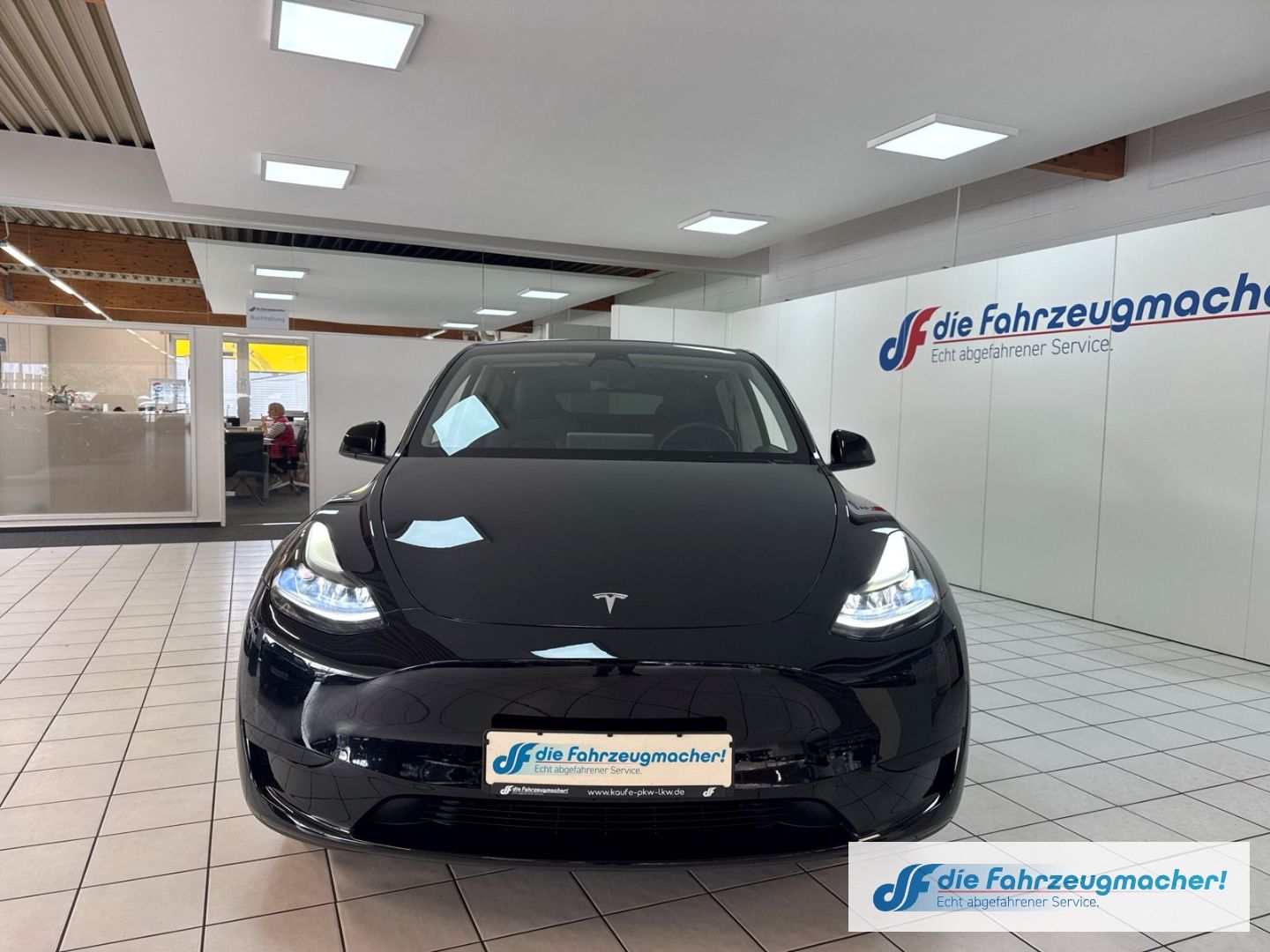 Fahrzeugabbildung Tesla Model Y RWD Panorama Navi Soundsystem LED ACC WL