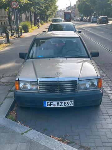 Mercedes-Benz Mercedes 190E 2.0 guter Zustand rauchsilbe...