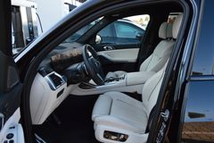 BMW X7 M60 – 12 / 24