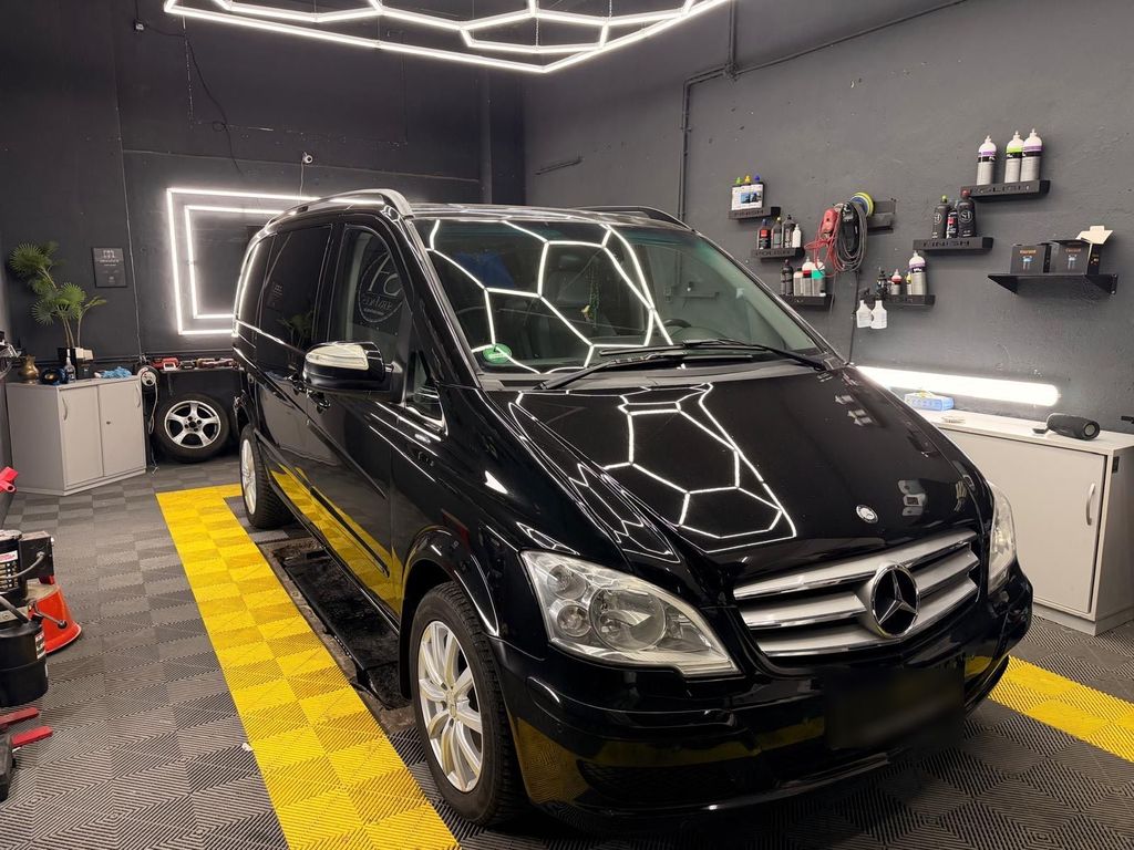 Image of Mercedes-Benz Viano