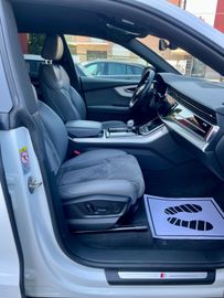 Audi Q8 - 12