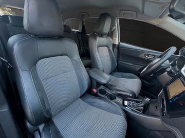 Toyota Auris Touring Sports - 12