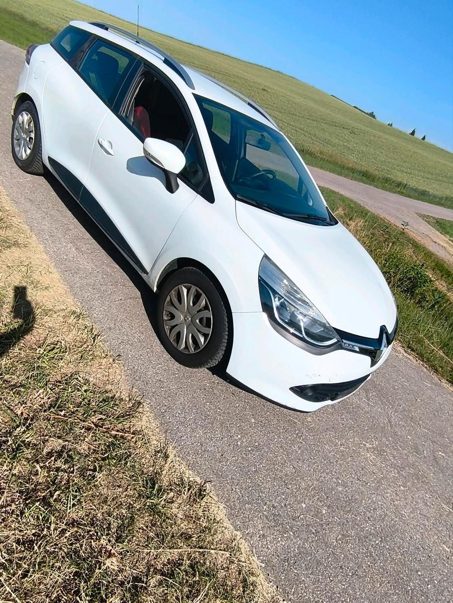 Renault Clio 2015 — interior