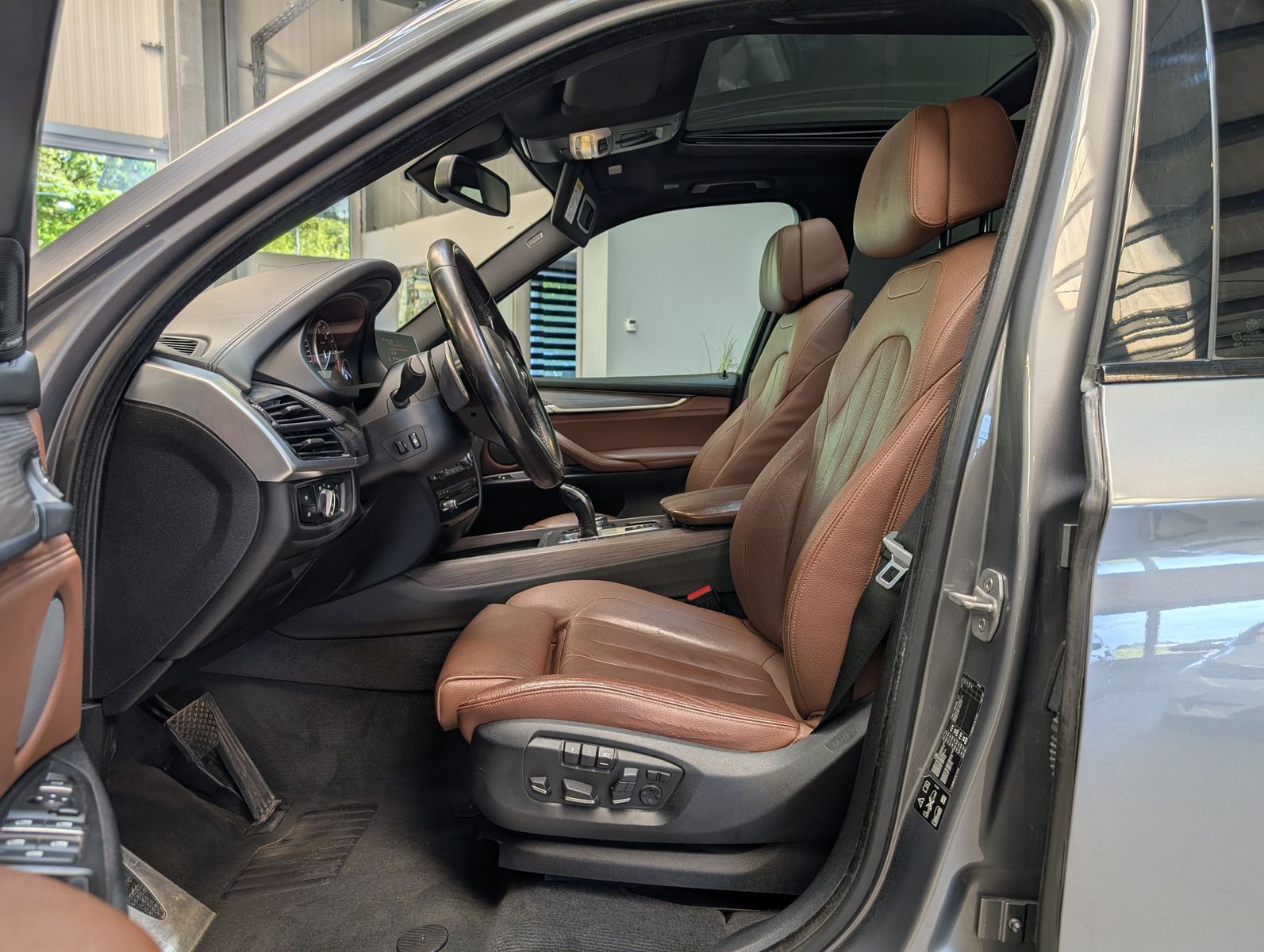 Fahrzeugabbildung BMW X5 xD 30d M-Sport HUD Pano H&K Komfortsi AHK 20"