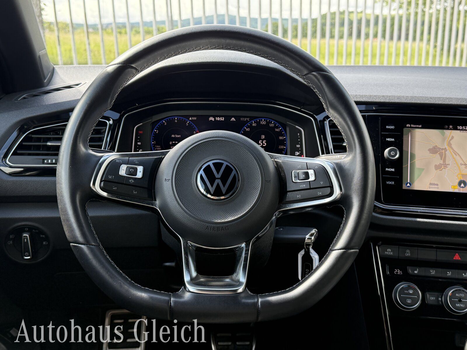 Fahrzeugabbildung Volkswagen T-Roc 1.5 TSI Sport (EURO 6d) Navi/Styling/Autom