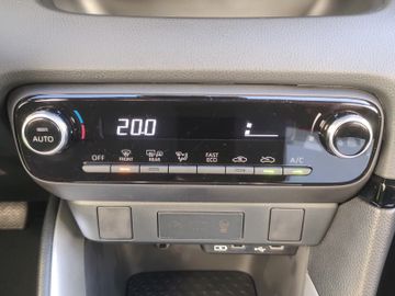 Toyota Yaris - 12