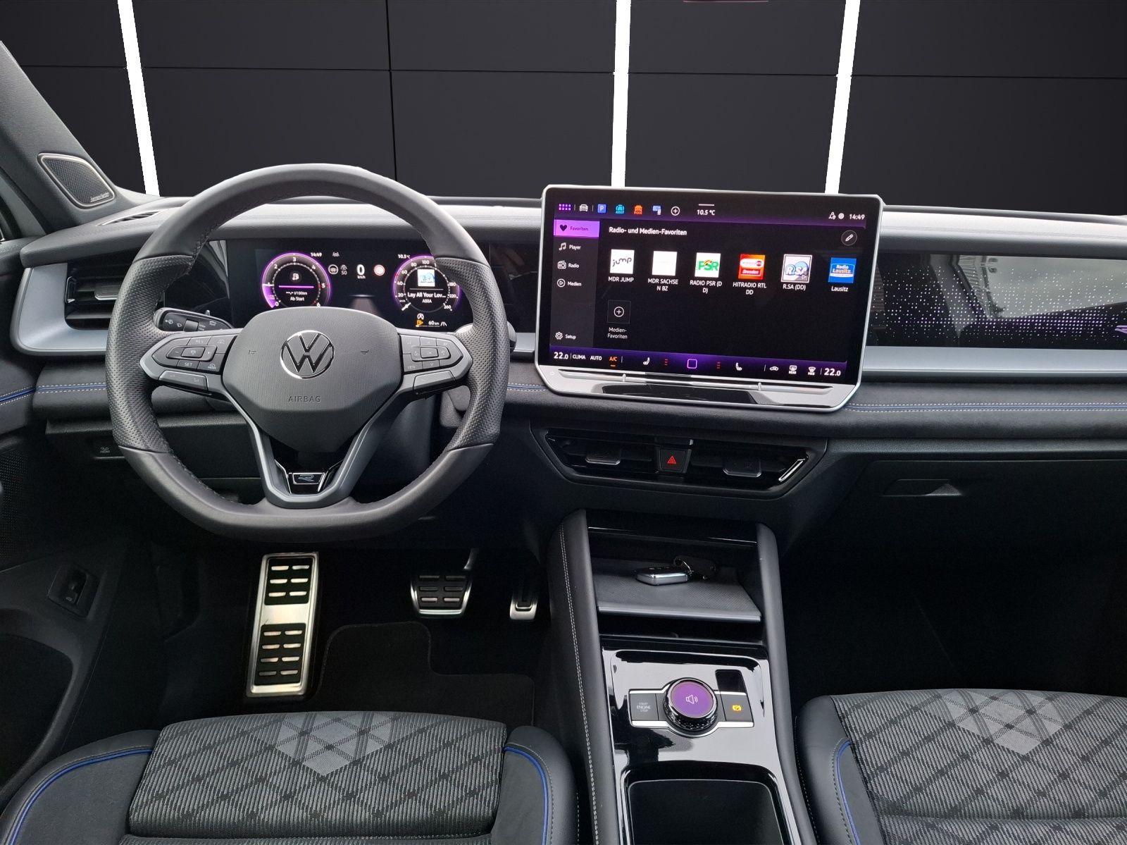 Fahrzeugabbildung Volkswagen Tayron TDI R-Line DSG 4M Matrix AHK Navi AID ACC