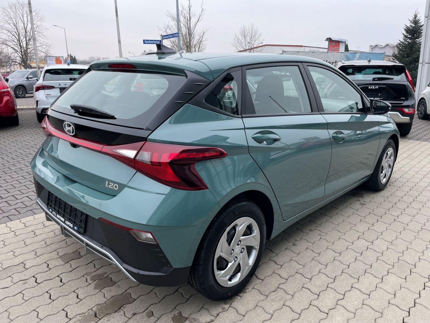 Fahrzeugabbildung Hyundai i20 Select Verkehrszeichenerk SpurhalteAss Navi