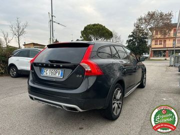 Volvo V60 Cross Country - 4