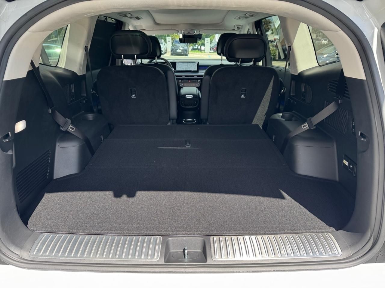 Fahrzeugabbildung Hyundai IONIQ 9 UNIQ *Pano*Relax-Paket* 2xKlima 360 ACC