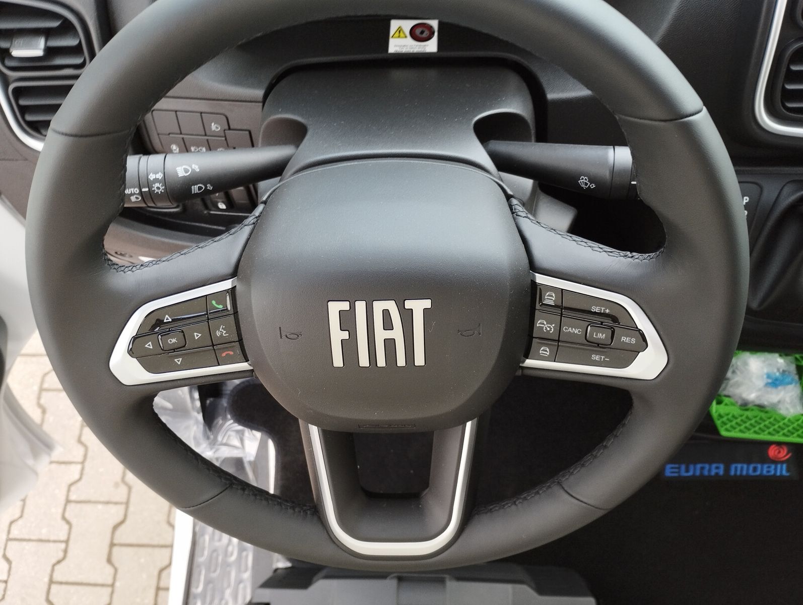 Fahrzeugabbildung Eura Mobil Profila T PT 720 EF MondialPakete 180PSAutomatik