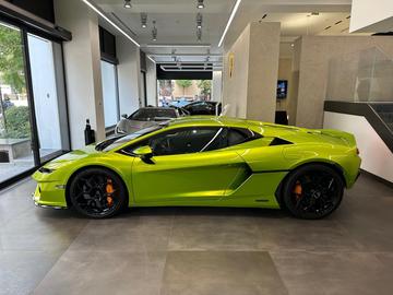 صورة 4 لـ 2025 Lamborghini TEMERARIO