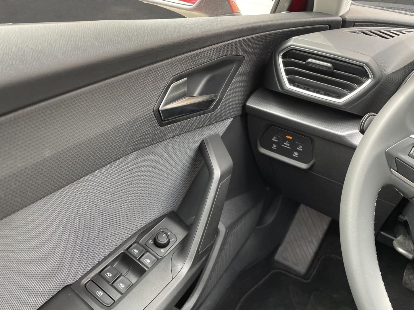 Fahrzeugabbildung SEAT Leon Sportstourer 1.5 Road Edition SpurhalteASS