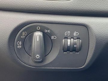 Bild 7 Audi Q3 1.4 TFSI - PDC hinten - SHZ - 8-fach Bereift