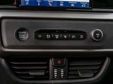 Ford Tourneo Courier 1.0 Titanium Assistenz-Paket