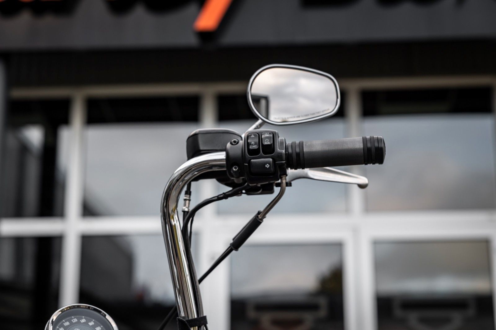 Fahrzeugabbildung Harley-Davidson Sportster XL1200CB Custom Limited - JEKILL&HYDE