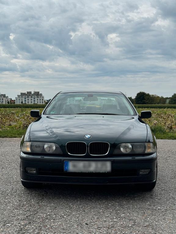 BMW 523