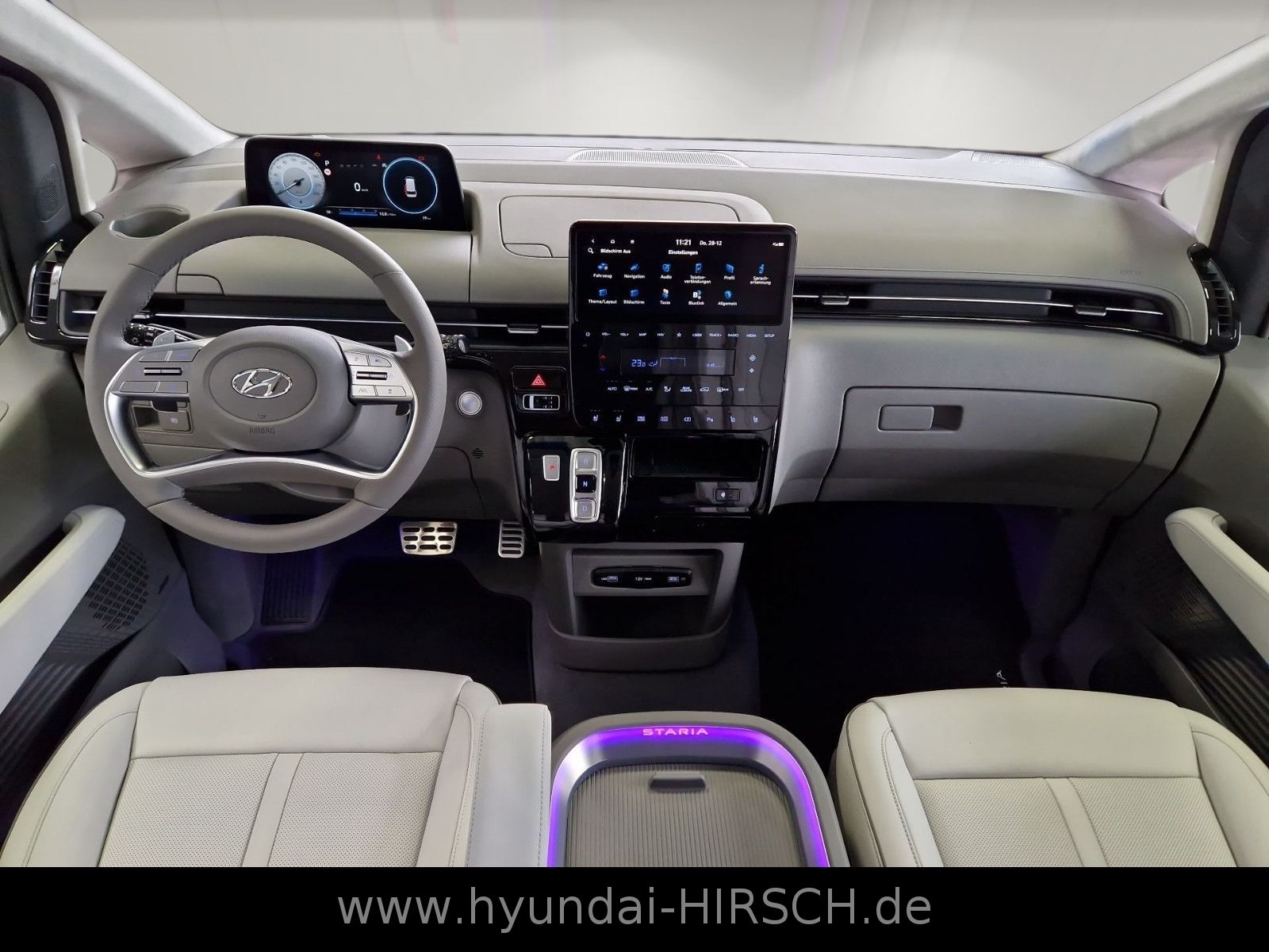 Fahrzeugabbildung Hyundai STARIA 2.2 CRDI 2WD AT SIGNATURE 7-Sitzer