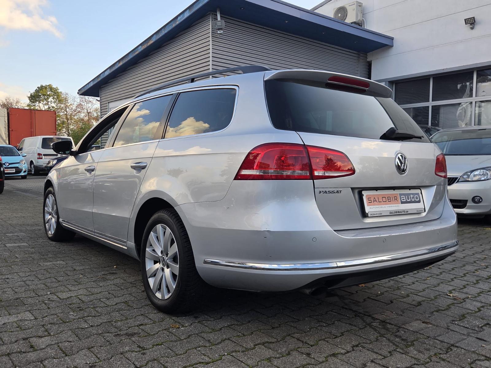 Volkswagen Passat 2012 — interior