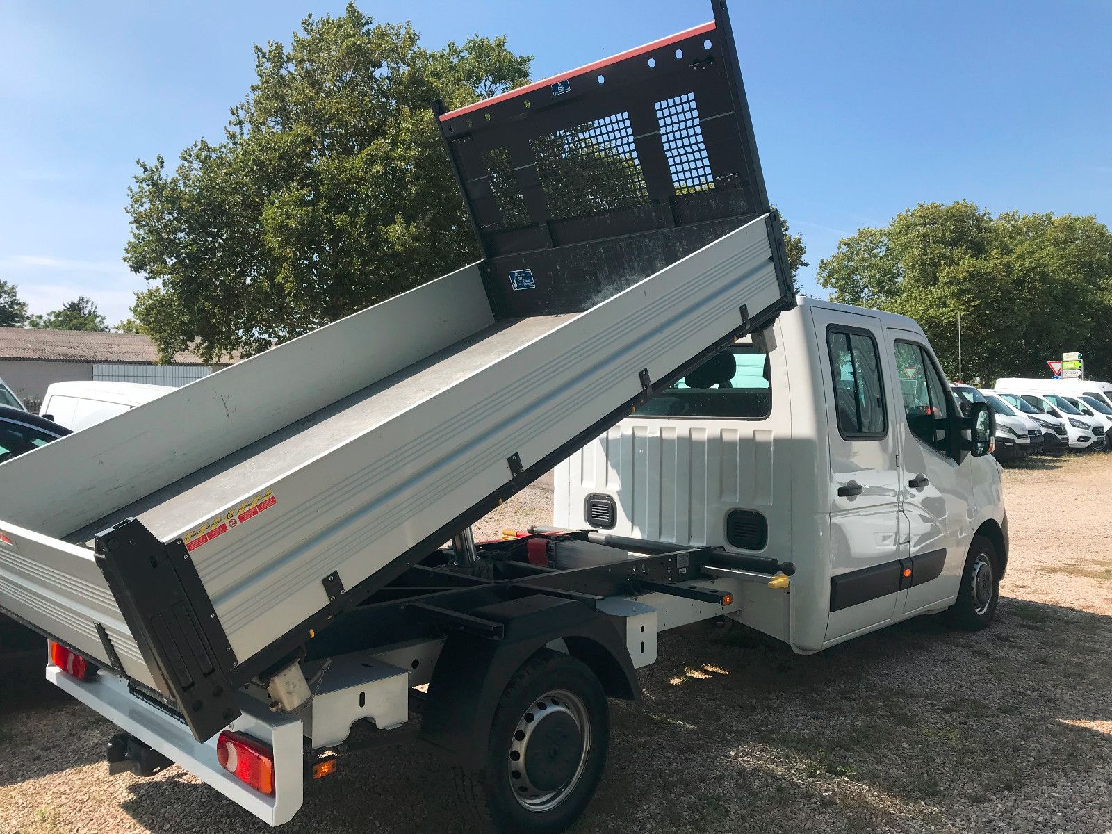 Fahrzeugabbildung Renault Master III DoKa ,L3H1,3-SEITENKIPPER