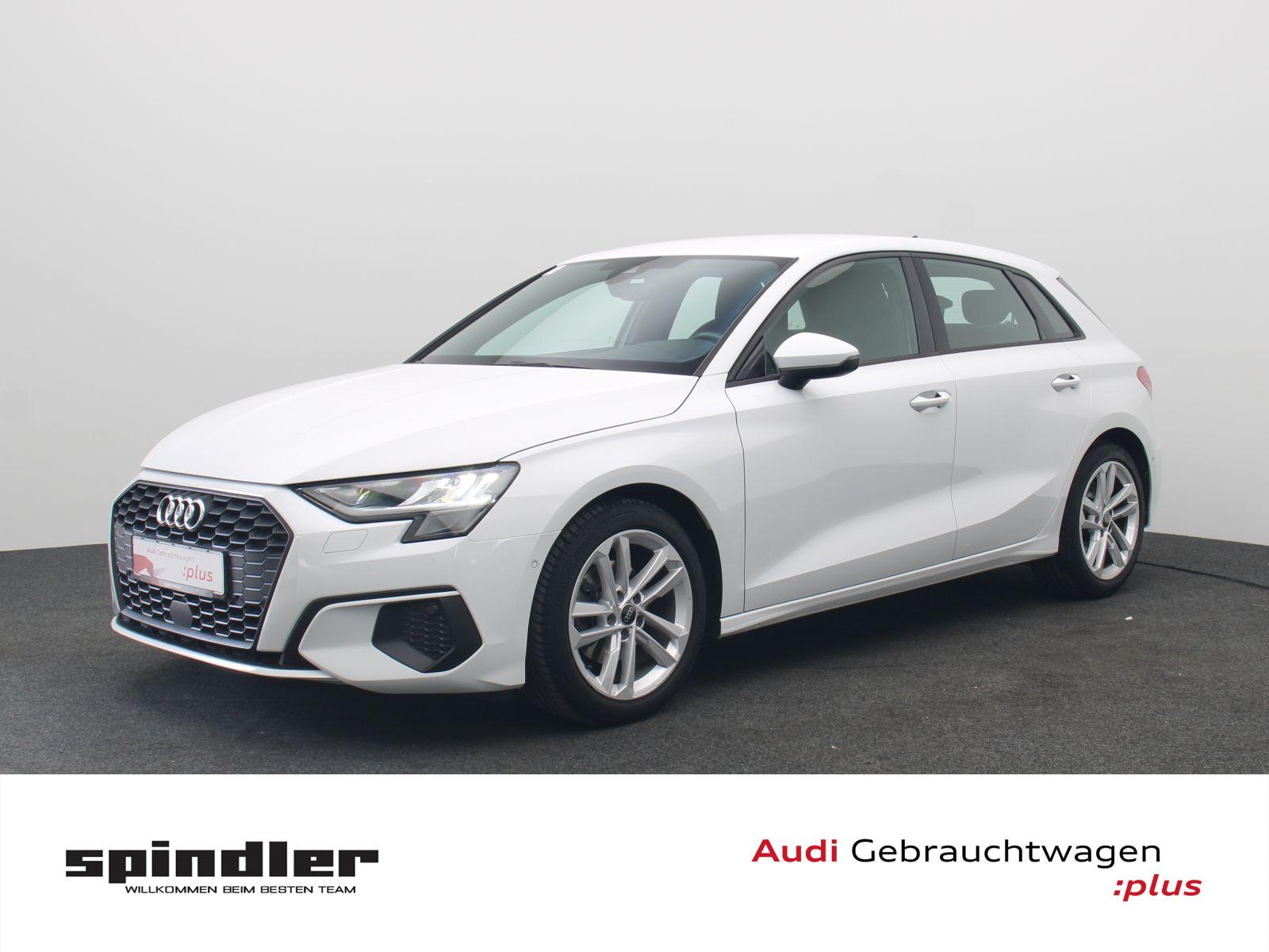 Audi A3 Sportback S-Line 35TFSI / CarPlay, ParkAssist
