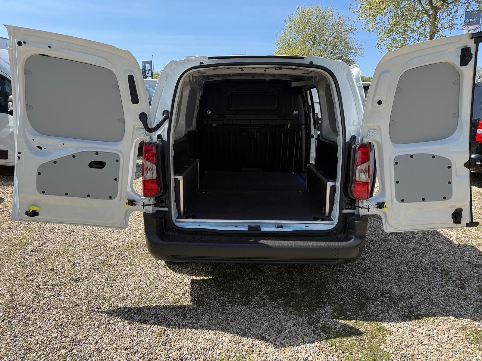 Fahrzeugabbildung Fiat Doblo XL Kastenwagen 130 MT6