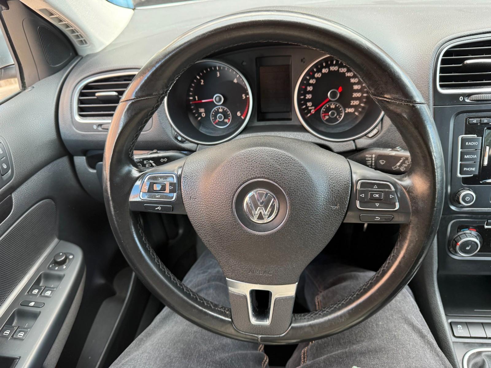 Volkswagen Golf 2010 — photo 16