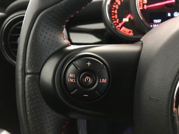 MINI MINI John Cooper Works PDC 18" APP NAV LED DDC