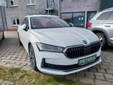Skoda Superb DSG Selection Combi AHK Fronthzg. Matrix