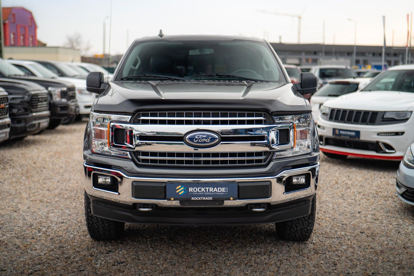Fahrzeugabbildung Ford F150 5.0L V8 4x4 Offroad XLT SupCrew Unfallfrei