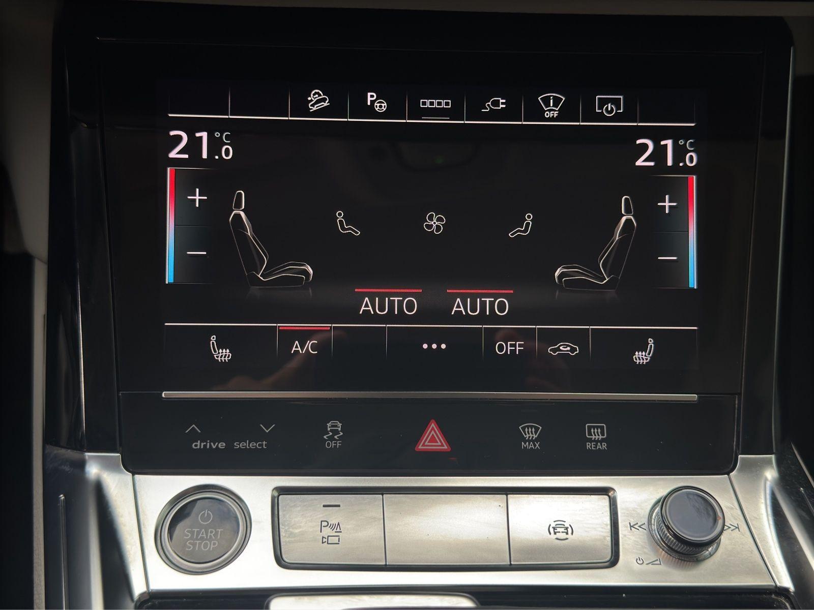 Audi e-tron 55 S LINE BLACK LM21 PANO KONTURSITZE, миниатюра 16