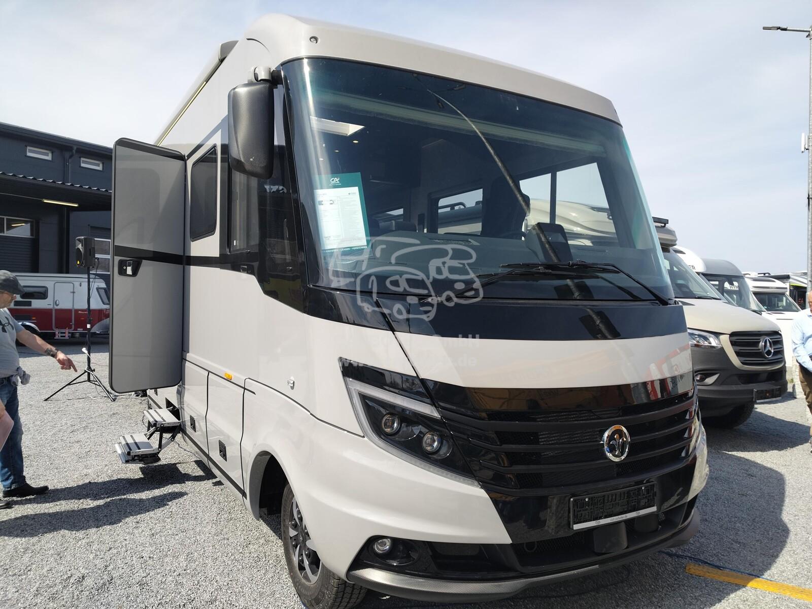 Niesmann + Bischoff Flair 880 