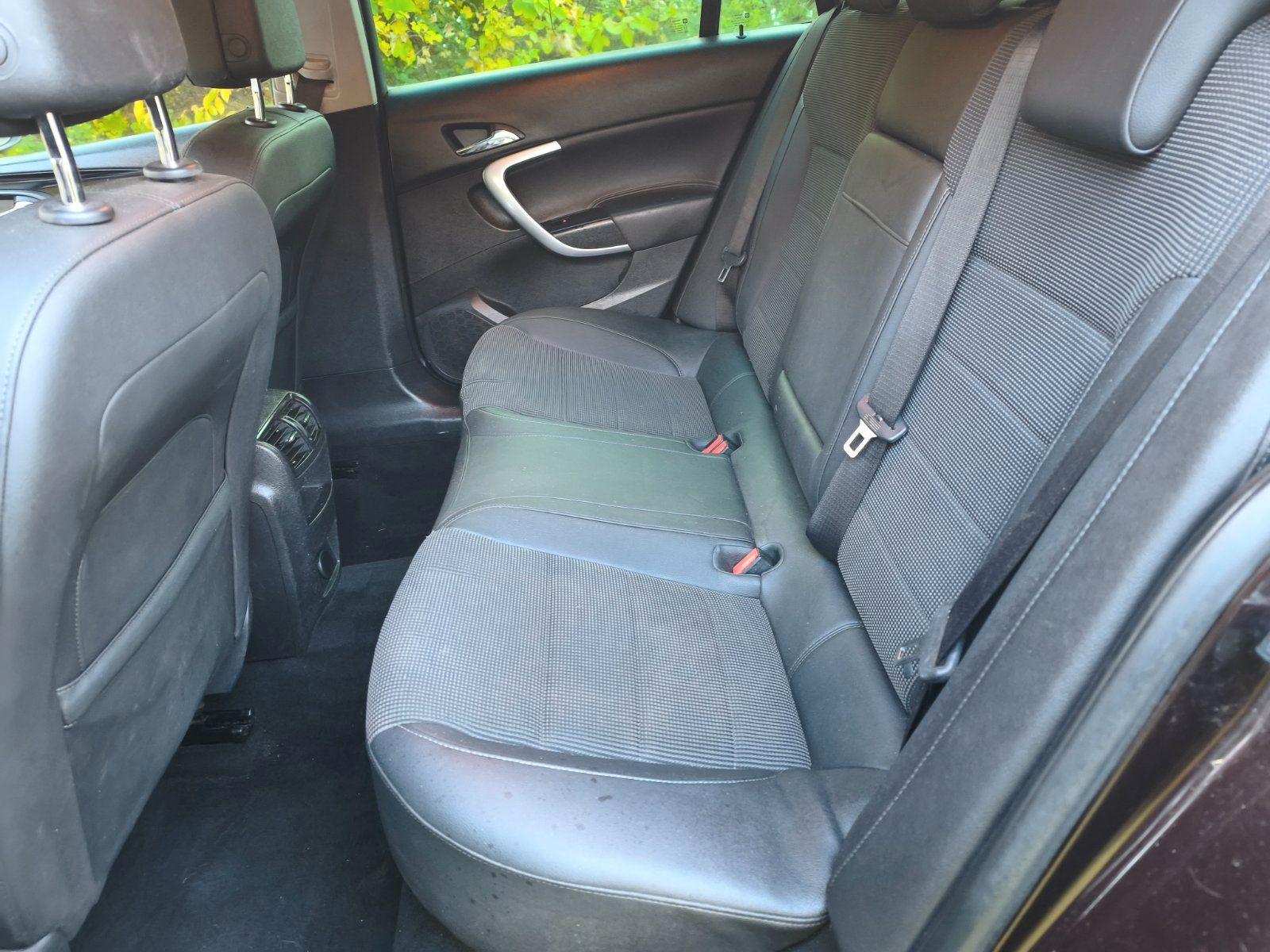 Opel Insignia 2012 — interior