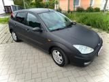 Ford Focus 1.6 - - gebrauchte Ford Focus aus dem Jahr 2002