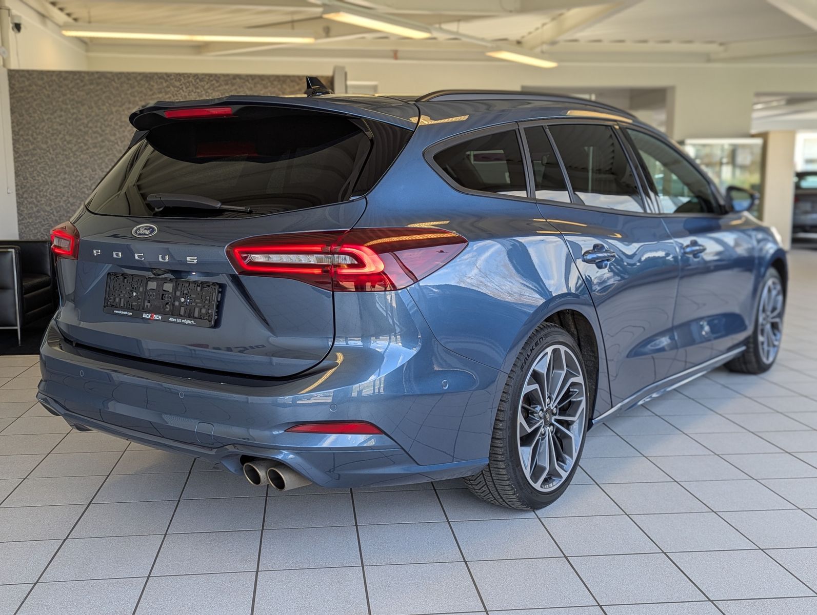 Fahrzeugabbildung Ford Focus 1.0 ST-Line X Styling Matrix B&amp;O Pano 18"