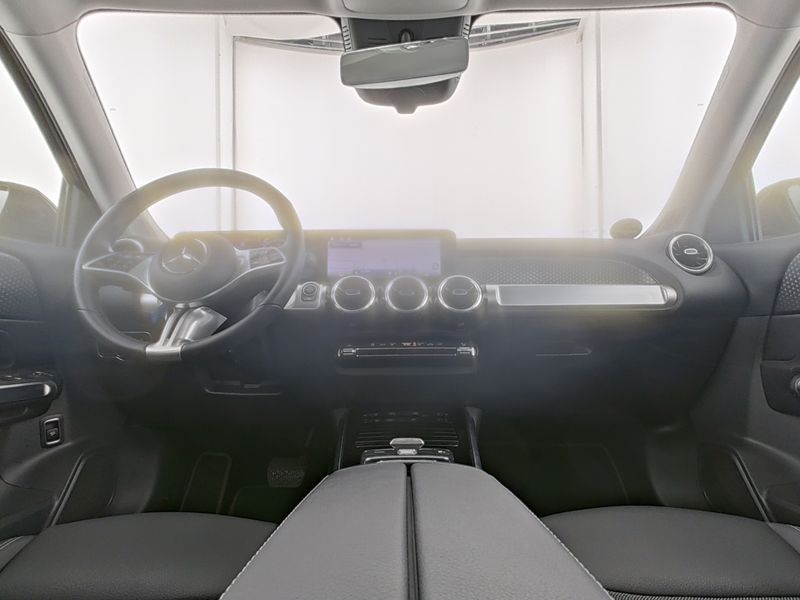 Fahrzeugabbildung Mercedes-Benz GLB 180 Progressive*AHK*Kamera*Totwinkel*MBUX*7G