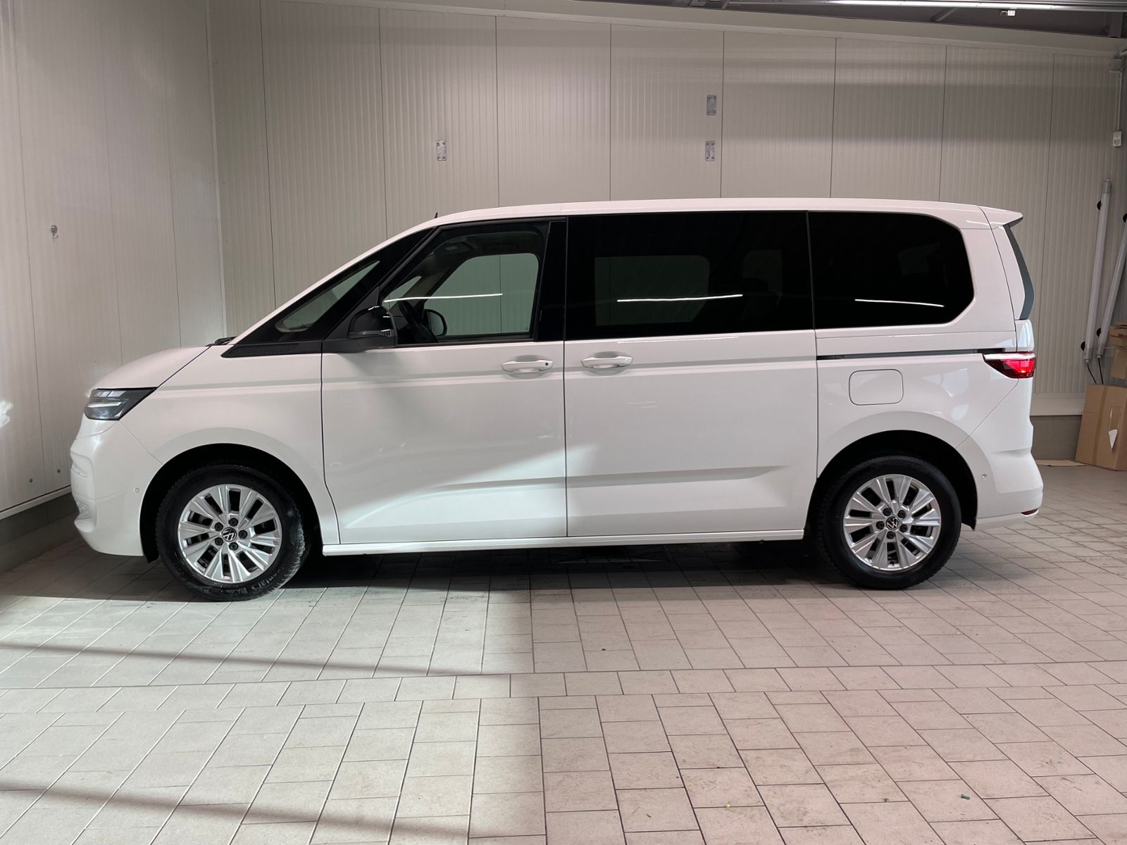 T7 Multivan 2.0 TDI DSG SHZ RFK TEMPOMAT PDC